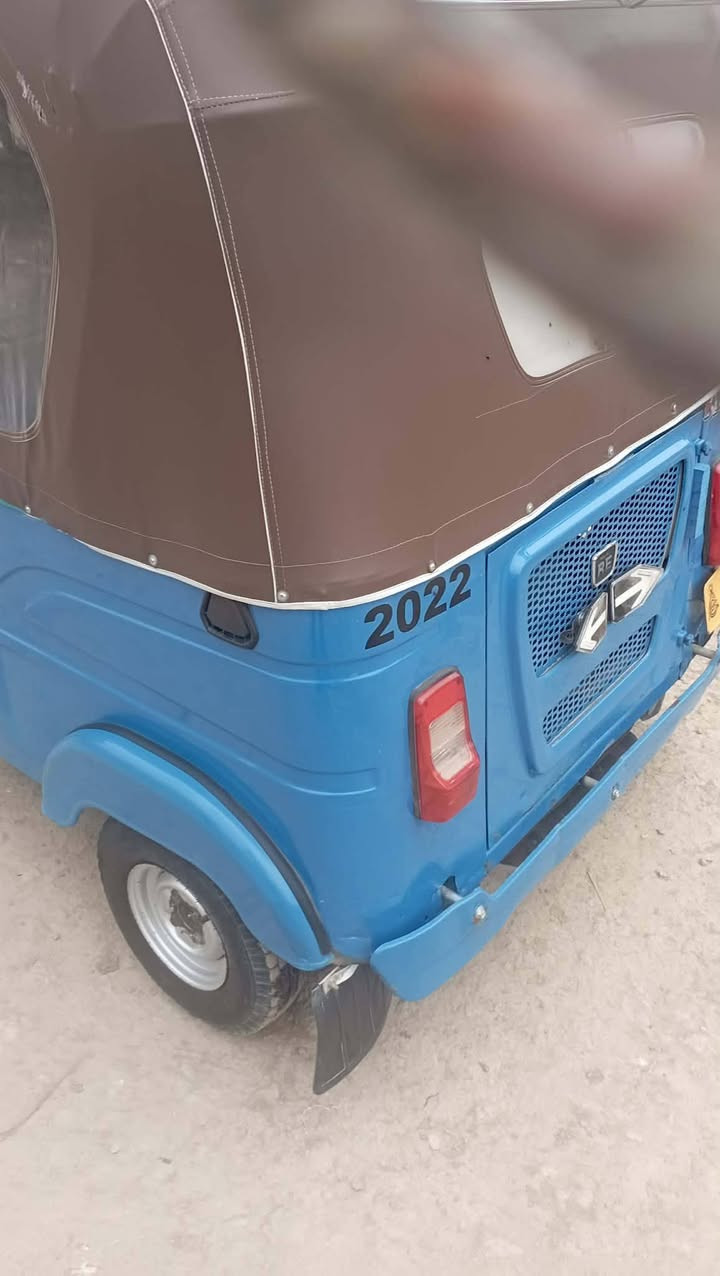 السلام عليكم تكتك مديل 22  شهر 7 اوراق صادق وخالد اكفلهن لحد الترقيم السعر 8/200 وبيه مجال قليل الشراي يتصل *********** وبخدمته فقط طخه باب العبري  عنواني بابل القاسم  كل غراضها وياها
