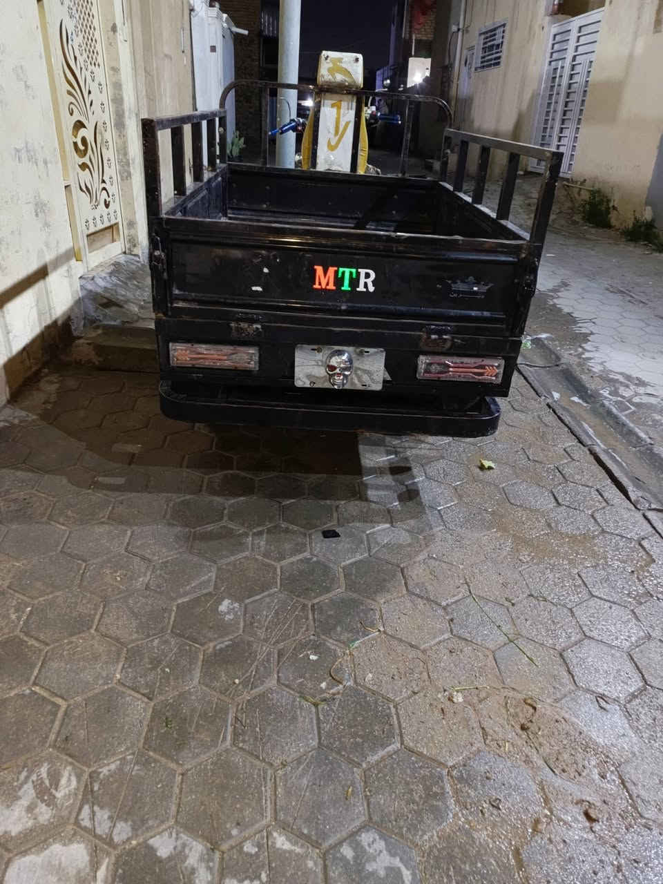 سلام عليكم دراجه موديل ٢٠٢٠ بيه محرك جديد ورقم نكليزي امداور ثاني يوم بسمي الاتصال ***********
