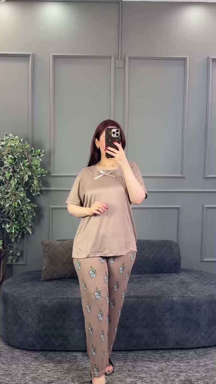 تراك نسائي مطبع دانتيل   😍
الخامه فانيلا زبده اصلي فول ليكرا 

القياسات   L - XL - XXL - XXXL منشأ صيني

سعر الدرزن 12 قطعه 68 الف


**إذا كنت صاحب هذا الإعلان وتريد حذفه لأي سبب، رجاءا أرسل رسالة إلى الدعم الفني**