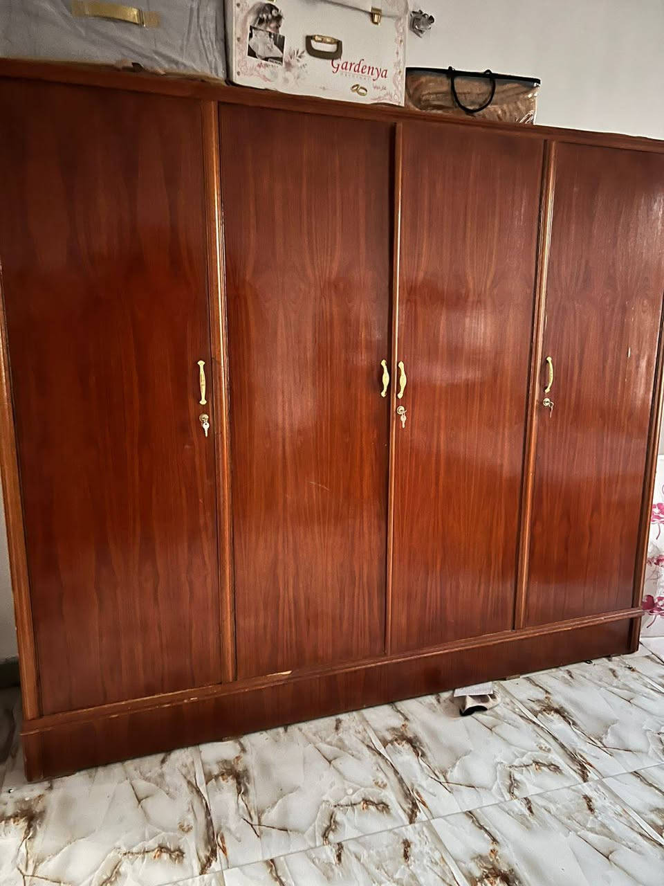 غرف صاج مستخدمه للبيع بدون كسر 
***********  طارق السامرائي
