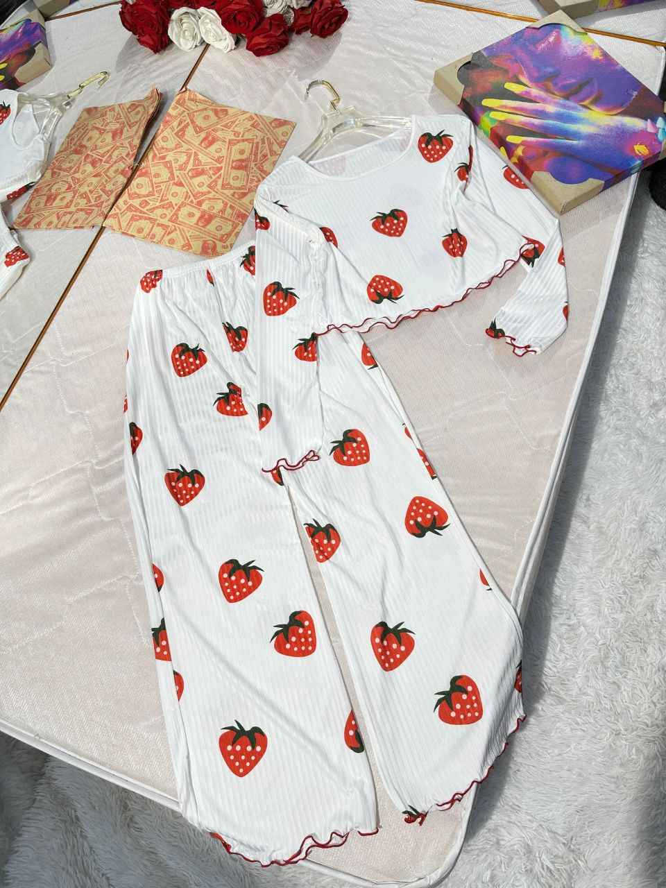 تراك بيتي قطعتين يجنن

الخامه قطني ليكره

القياس فري سايز يلبس من وزن ٤٠ الى ٧٠

متوفر خدمه توصيل لجميع المحافظات. بغداد, العراق


**إذا كنت صاحب هذا الإعلان وتريد حذفه لأي سبب، رجاءا أرسل رسالة إلى الدعم الفني**