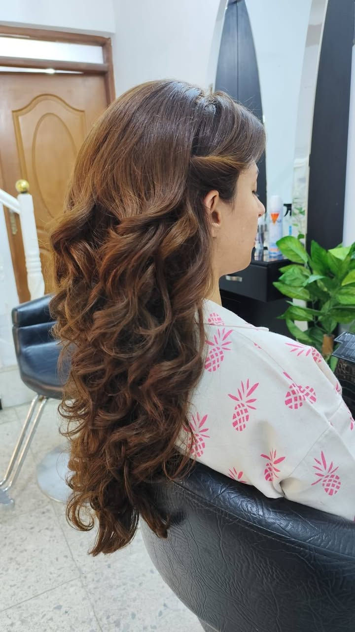 ✨
ويــا مركز نسرين للسيدات 🤍
احلى عروض العيد
👰‍♀️ حنة عرس — 200
مع هديه حفافه 
تنضيف بشره
تنضيف قدم
💎 مهر — 100
🌸 خطوبة — 100
✨ مدعوات — 60 ألف فقط

💄 يشمل:
ميك اب + تسريحة
🎁 مع رموش شعر طبيعي هدية

📍دللي نفسج بأفخم لوك يليق بمناسبتج
الدوره شارع ابو طياره فرع عطاريات صبحي علوان
***********

