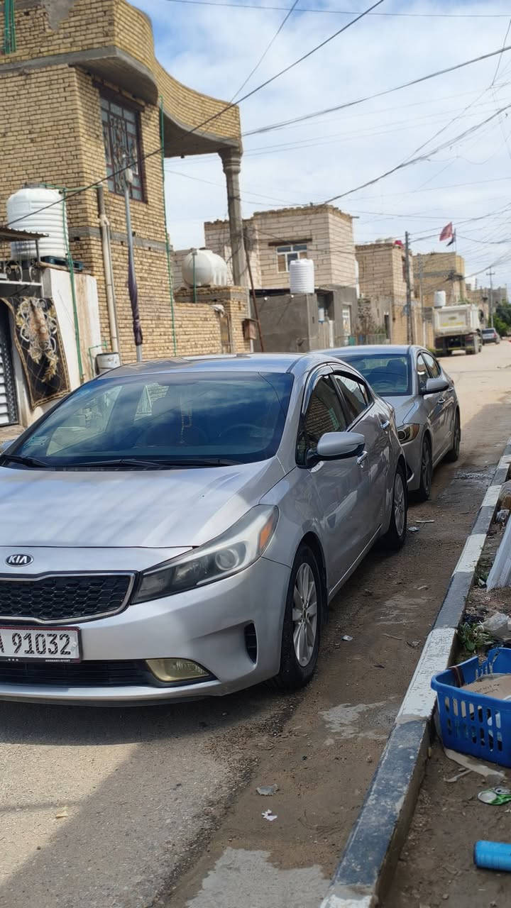 يا الله
كيا فورتي موديل 2018 
وارد امريكي محرك 2000 دوش 

حادث بنيد فقط 
السيارة نص فوول شاشة كامرة نضام ايكو تحكمات ستيرن …
رقم وسنوية وهزة جدد  جددتهم باسمي رقم ذي قار  الجديد 
صدر تايرات تبريد تدفئة كلشي جاهز السيارة جاهزة وكبل للشارع 

السعر125 بيها مجال للشراي
العنوان ذي قار مركز 
***********
