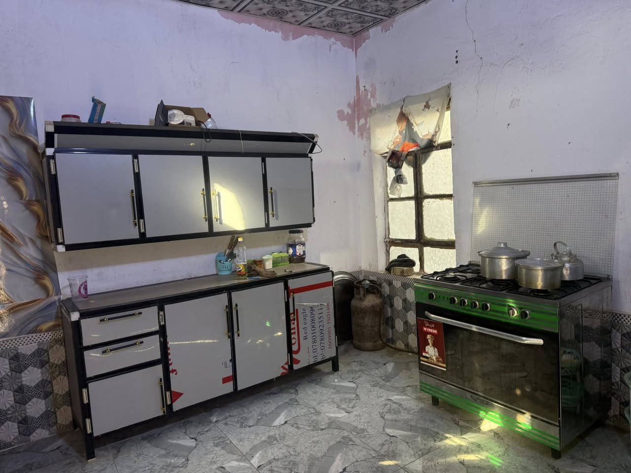 بيت زراعي للبيع مساحه 120 غرفه وصاله ومطبخ وصيحات وساحه وترك كبير +  لغرفه بيه حمام داخلي طريق سوق فضليه قريب  ع شارع الخضر سعره جدا مناسب 16 وبي مجال 
***********
