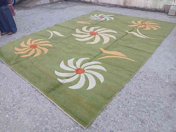 سلام عليكم فرشات للبيع واحده 6طول عرظ 3 واحد اربع طول عرظ 3 ومدات هم للبيع شلع 50 رقم تلفون *********** عنوان كركوك حي الحجاج
