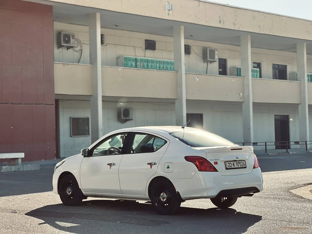 سلام عليكم للبيع نيسان سني 2025 مصري  ماشية 49 الف مكفوله ماعده الدعاميات شخوط بسيطة ممبينه مكفوله من صبغ من البارد مواصفاتها معروفه جميع الجام كهرباء تحكم ستيرن جهتين اشاير بالمري قطعتين تبريد بلوجكترات مانع انزلاق بيها شاشه زغيره جانت شديت شاشه جبيره اصلية وضفت سستم صوت بايونير الصوت عالمي مدوشم البيبان والدوسات والستيرن تغليف حراري السياره عليها دوشمه جلد السياره نضيفه وبعدها عالشركة سبيرها منازل تبديل دهن كله وكاله 

رقم اربيل بأسمي تحويل ثاني يوم 

السعر 125 
للاستفسار *********** 
والميعجبه السعر يارب يشوف احسن وارخص 🤍
