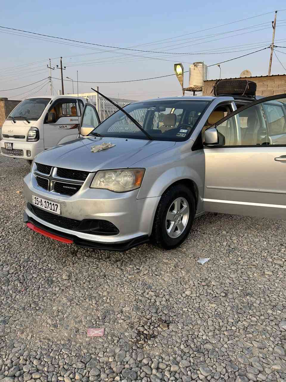 السلام عليكم
� 

دوج كرفان 2012 للبيع

🔹 اللون: سلفر

🔹 الممشى: 180 ألف ميل

🔹 المحرك: 3.6 لتر

🔹 الكير: أوتوماتيك

️ المواصفات:

 • باب سلايد كهربائي

 • صندوق خلفي كهربائي

 • مقعد السائق كهربائي

 • جام (6) كهربائي

 • تحكمات ستيرن

 • مثبت سرعة

️ الحالة:

 • المحرك: جيد جداً

 • الكير: جيد

 • بطارية جديدة

 • داينمو جديد

 • راديتر جديد

 • نوزلات (بخاخات) جديدة

 • بلكات + مجاول جديدة

السيارة مصروفة عليها وجاهزة للاستخدام 

  •عنوان الانبار حديثه

� السعر:

141 ورقة (قابل للتفاوض)

للتواصل:

0789 102 4738
