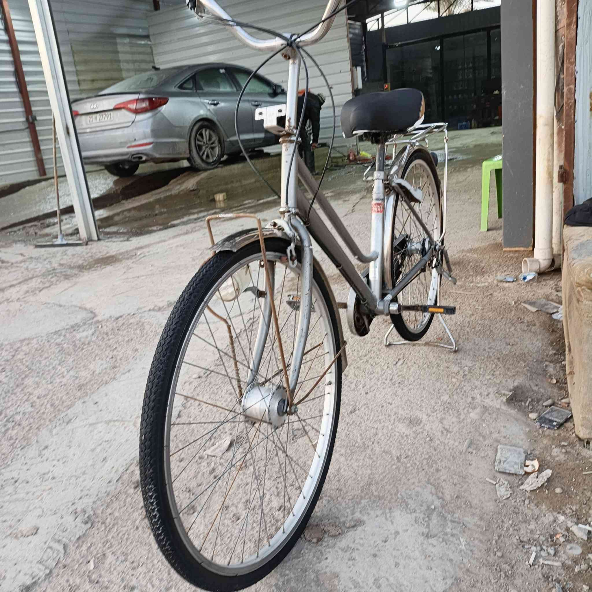 سلام عليكم بايسكل اللبيع حجم 26 حساس نضيف تايرات جديد السعر 80وبي مجال مكان الراشديه مقبيل الحسينيه *********** بس واتساب☘️☘️
