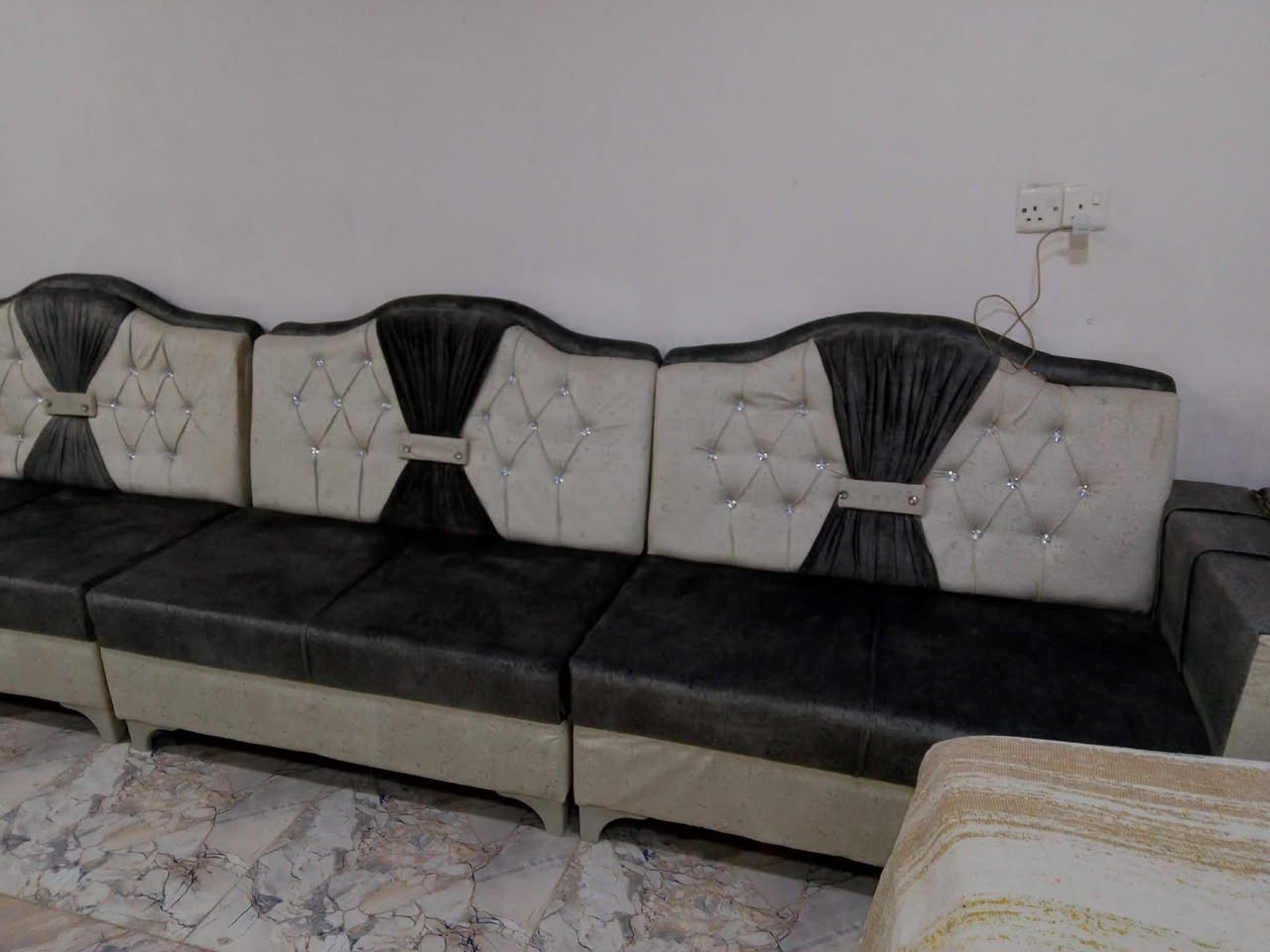 ديوان تركي نظيف للبيع


**إذا كنت صاحب هذا الإعلان وتريد حذفه لأي سبب، رجاءا أرسل رسالة إلى الدعم الفني**