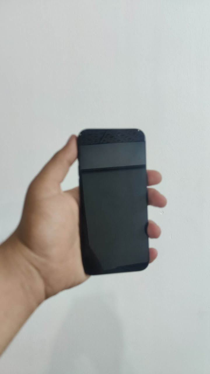 Iphone 15 pro max 
Battery 85
1 sim esim 
256 GB 
Karton u kaml ashyaya zor pak mawatawa 
700$ أربيل, العراق


**إذا كنت صاحب هذا الإعلان وتريد حذفه لأي سبب، رجاءا أرسل رسالة إلى الدعم الفني**