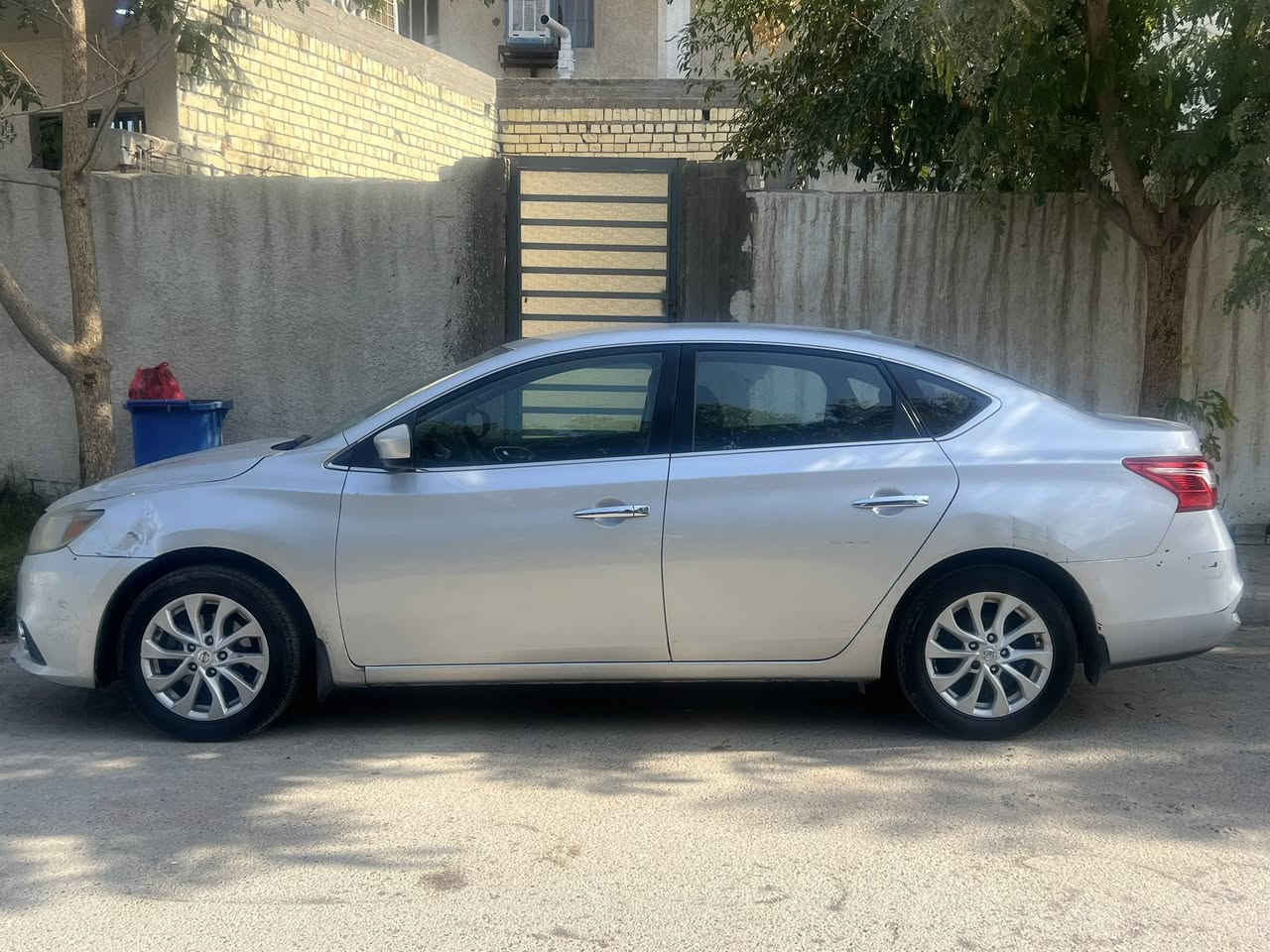 نيسان سنترا 2018 وارد أمريكي مواصفات SV
ماشيه 178 الف 
رادار بصمه أبواب بصمه تشغيل
بصمه جنطه ويل كب 
نظام ايكو نظام سبورت 
كير نظام اوفر درايف
كشافات زنون
تدفئة وتبريد 
مكينة وكير مكفول
رقم بغداد ألماني مشروع وطني بأسمي  
السعر: 100  ورقة  
حادثها بامريكا جاملغ وربع البنيد مصبوغ  و بالعراق بيها رصعات وطخات بالصور واضحه سونار مرفق بالمنشور….. للبيع فقط
مكاني بغداد حي الجهاد
اتصال او واتس اب 
***********
