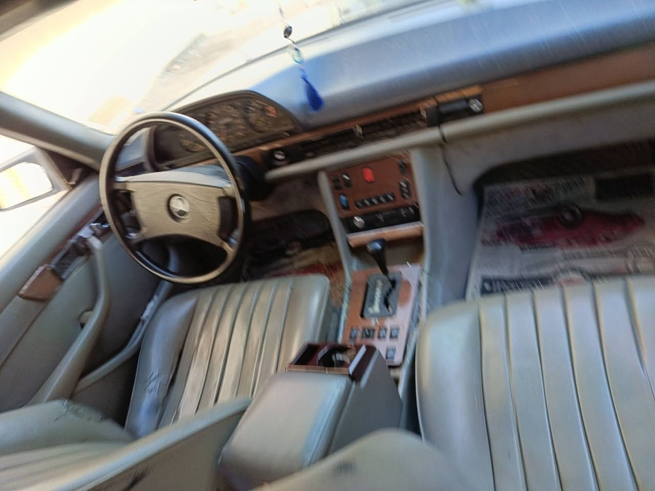 السلام عليكم للبيع مارسيدس جامبو موديل ٨٦ محرك بطه ٣٠٠٠ كفاله بشرط مصبوغه عام للجماليه مابيه ضربه كهربائياتها كلها شغاله مابيه نقص كلوب  بسمي رقم كربلاء مشروع وطني اي بكان تتحول صدر تخم تاير باتري سياره جاهزه للخير تبريد عوزه غاز مكاني بغداد مدينه الصدر السعر ٥٣ وبيها مجال ***********
