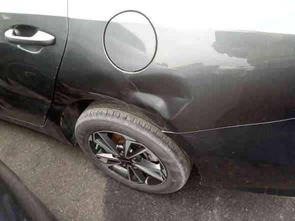 السلام عليكم فورتي 24 ماشيه  8 الف مواصفات Ex حادثها مثل ما واضح بالصور بيه صبغ باب خلف السائق وهلال الجاملغ مكان السياره بغداد سعر ١٦٥ وبيهه مجال قليل 
الرقم ***********
