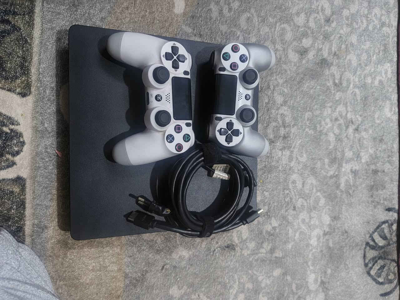 بلي ٤ مهكر نضافته ١٠٠/٩٠ وبي ألعاب ٦ لبلي سعره 260 الف وبي مجال إلي يريده يراسلني خاص لبالي لوك ما مفتوح


**إذا كنت صاحب هذا الإعلان وتريد حذفه لأي سبب، رجاءا أرسل رسالة إلى الدعم الفني**