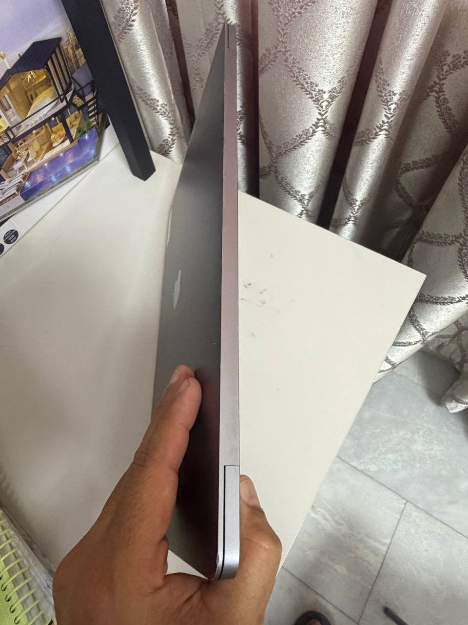 ماك بوك برو ١٦ حجم رام ١٦ هارد ١ تيرا بايت نظيفة جدا جدا استخدام مونتاج وصناعة محتوى تاج بار لتسهيل العمليات تجي تفحصها وتشوفها بعيونك السعر ٩٦٠ النضافة ١٠٠٪؜


**إذا كنت صاحب هذا الإعلان وتريد حذفه لأي سبب، رجاءا أرسل رسالة إلى الدعم الفني**
