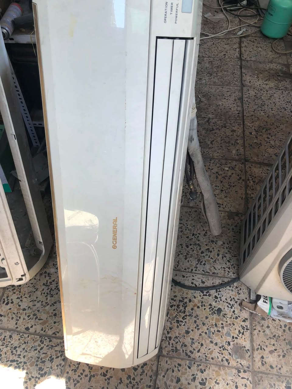 البيع مكاني بغداد الجديدة شارع المسبح اهل المصلاحه يعرفون شنو هاذا الجهاز جنيرال 2 طن كلش نضيف سعره 300 قفل خارجيه و دخليه فقط ***********
