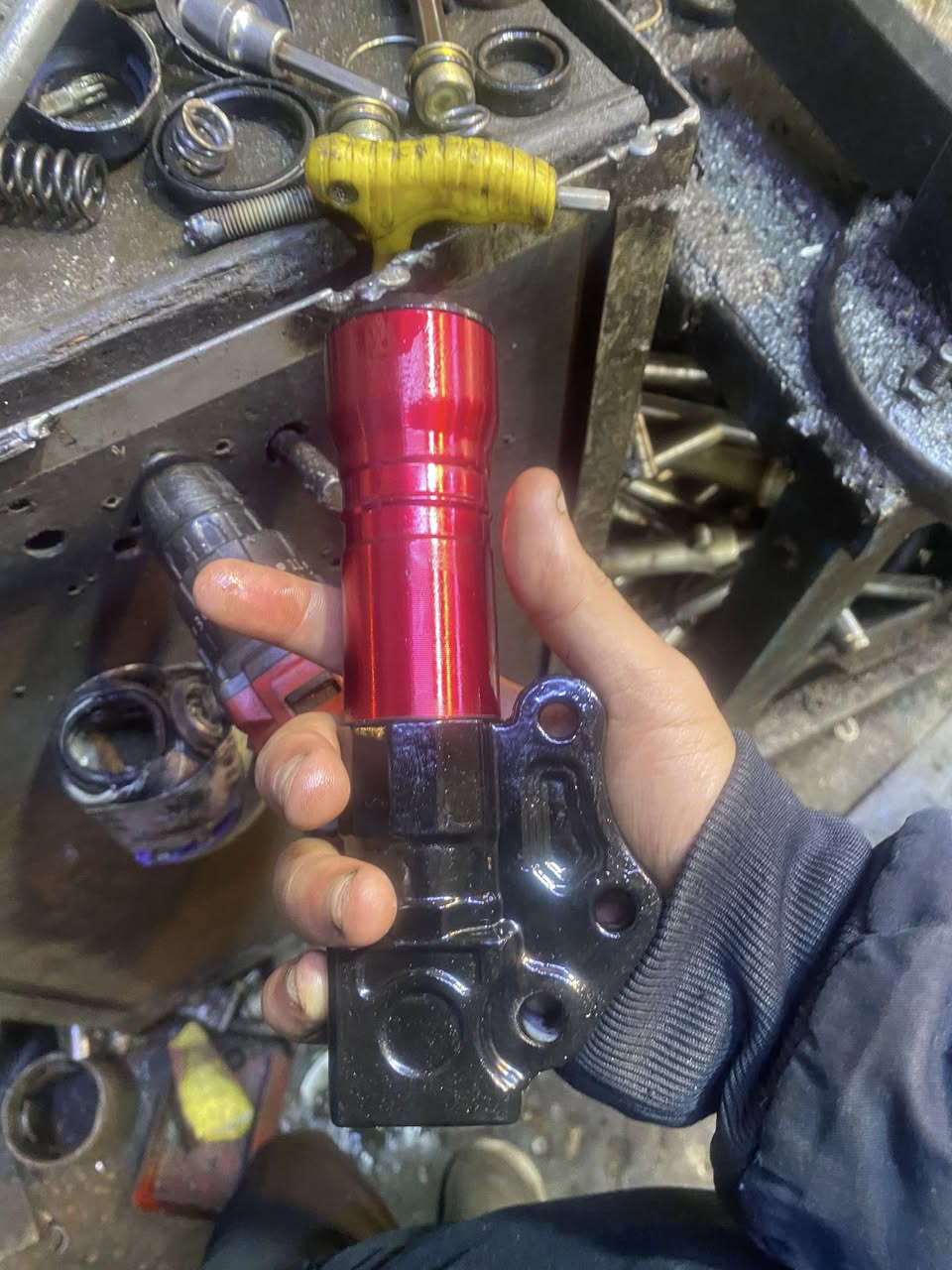 السلام عليكم كص دبلات قزم حسب نوع قياس وجميع انواع دبلات رياضي. ويوجد تجفيت جميع انواع دبلات رياضي وبلادي محلات حسين تورنجي *********** ليث 🥶🥶
