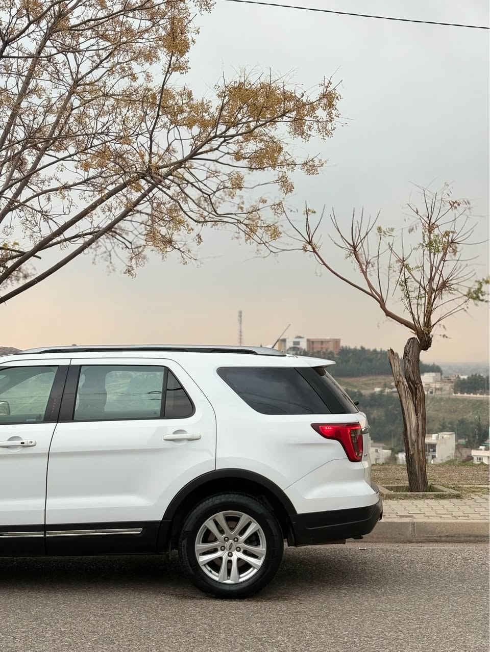 فورداكسبلورر  2019 XLT
فول مواصفات به س پانوراما نيه 
دبل اكسل 
شاشه مه زن
هەردو کوشن و سکان هیتەر
هەردوکوشن کهرباي
بەصمە شغال
١ سویج
کامیرە 
٦ بستون 3.5
3مقعد 
سندوق شفت
تبرید مرکزي 
پەرەشوت سیستەمکرینە 
قودي کهربائي و اشارە
سنوي هەزە جدید
گير و مكينه بشرطن 
سياره ب نافي منه بي غه رامه يه 
سعر ١٩٢ وبيجه كا مجالي 
سياره يال ئاكري :***********

فورداكسبلورر  2019 XLT
فول مواصفات بدون بانوراما 
سياره مرتبه و نضيفه 
مواصفات دبل اكسل
شاشه كبيره 
كوشن تدفئه و ستيرين تدفئه 
بصمه شغال
١ سويج
كاميره 
٦ سلندر محرك 3.5
٣ مقاعد صندوق شفط
ايرباك سيستم
مرايات كهربائي و اشاره 
سنويه جديده و هزه جديده 
گير ومحرك ب شرط 
سياره ب اسمي 
سعر ١٩٢ ورقه و بيها مجال بسيط
سياره ب عقره :*********** اكر, نينوى
