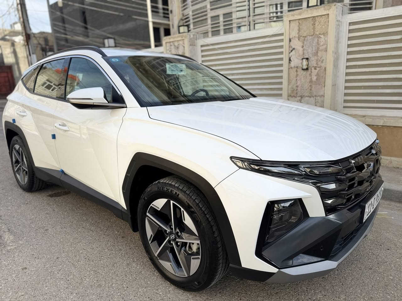 هونداي توسان خليجي ضمان الشركة
كفاله عامه رقم بغدادالدولي تحويل مباشر 

عداد المسافه : 26الف km فقط

الموديل : 2025

حجم المحرك : 4 سلندر 2000 دوش 

المواصفات ..  

حساس امامي خلفي 

 بصمة تشغيل وابواب تشغيل عن بعد

تبريد قطعتين - مقاعد كهرباء اماميه 

مقاعد تبريد - مري شفط - اشاير مري 

مثبت سرعه - سايد بريك كهرباء 

شاحن وايرلس - لايت الامامي زينون + لد

بردات خلفيه - ويل كب حجم 19 

( السعر /242 )

***********
بغداد / حي الجهاد
