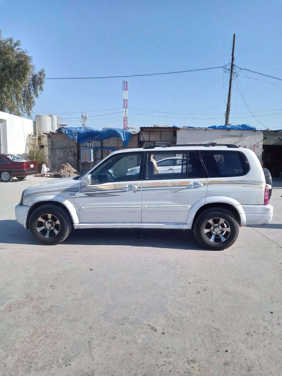 ساسوكي موديل٢٠٠٤ رقم دولي سنويه بسمي دفتر بنزين بي سيارة جاهز سبعه راكب كير ومحرك بشرط محرك بطه تبريد مركزي شغال تخم تاير جديد كهربائيات كلها شغال رقم الهاتف *********** والزين*********** عنوان كركوك شراي يخابر اني مكلف بنشر سعر ٥٨ بي مجال
