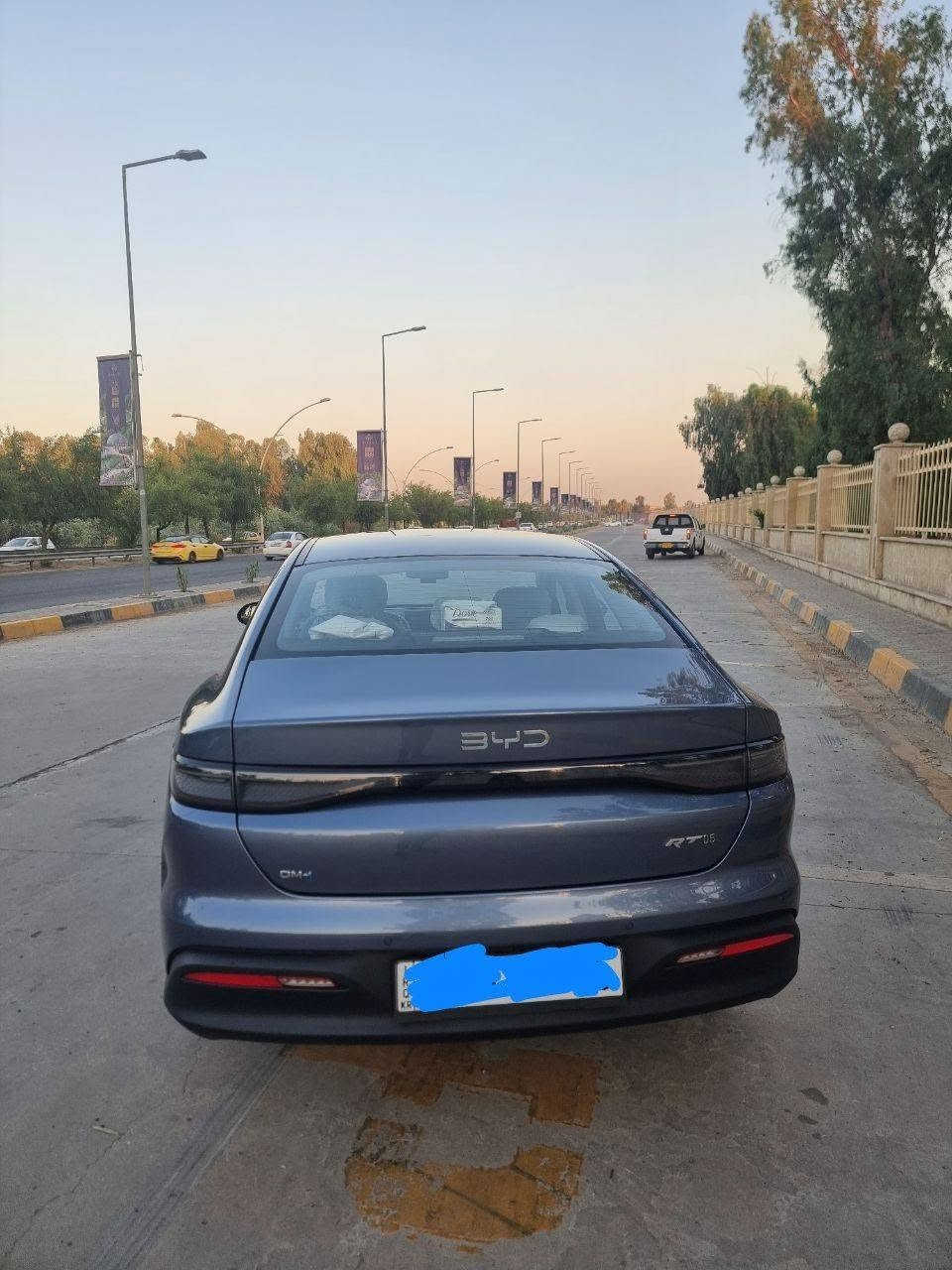 ‎السلام عليكم
للبيع  سيل فايف رقم شمالي 
 BYD SEAL 5    ‎موديل 25
    بعدها زيرو ماشيه 3800
‎مواصفاتها معروفه 
‎محرك  1500 هجين ثلاث انظمه
‎شحن ذاتي + هايبرد + شحن خارجي
‎يمشي بالتفويله 2000 كيلو مع الشحن المنزلي 2100
شاشه وسطيه+ كامره خلفيه
 دواره
حساسات خلفيه
كارت‎ / ‎بصمه  
‎ هاند بريك بصمه اوتو هولد
‎ كيجات شاشه
‎ لايت لِد لايت اوتو + لِد صباحي
‎تبريد قطعتين
داخل ابيض  
السياره مكفوله من كلشي 
 حتى (الشخوط).

اللون( blue berry ) 
شرط التحويل 
المكان. الموصل
السعر 130 وبيها مجال 
للتواصل
***********
***********
***********واتساب فقط
