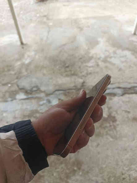 إيفون ١٦بروماكس شرق اوسط ماستر مع الملحقات
مبدل شاشة والكامرا الأمامية طلع بيها أشعار وورا فترة وكفت
ذاكرة ٢٥٦ بطارية ٩٦ بعده داخل الضمان 
موجودة وياه كارتونة فقط 
بيع أو مراوس إيفون فقط
سعر البيع ٧٩٠ ألف وبيه مجال بسيط 
ملاحظة الشاشة إلي بيه حلوة وألوانها ممتازة 
***********
