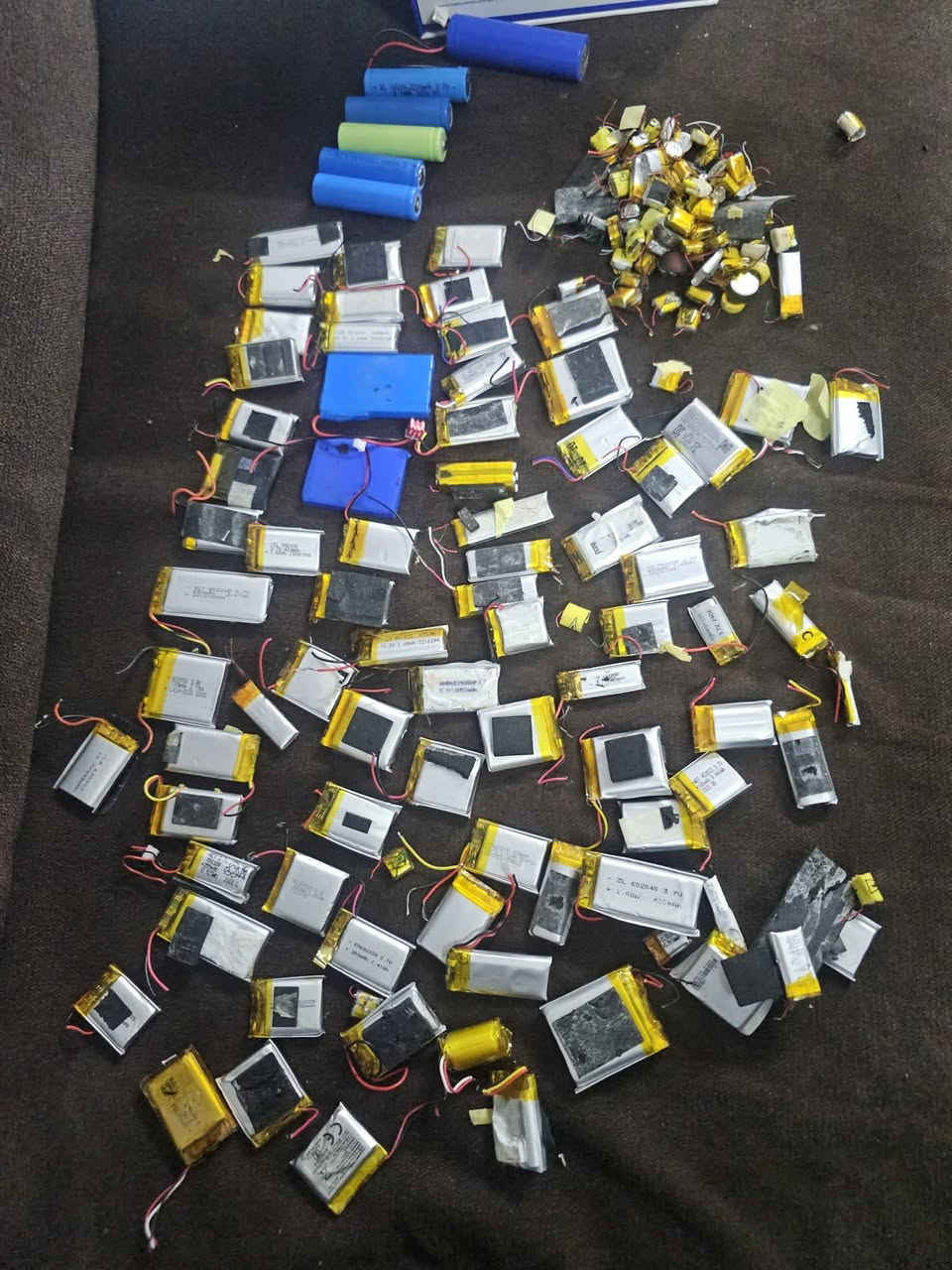 سلام عليكم من رخصت الادمن
شلعه ٣٠٠بطاريه اذا مواكثر 
السعر ٥٠ الف مكاني بغداد


**إذا كنت صاحب هذا الإعلان وتريد حذفه لأي سبب، رجاءا أرسل رسالة إلى الدعم الفني**