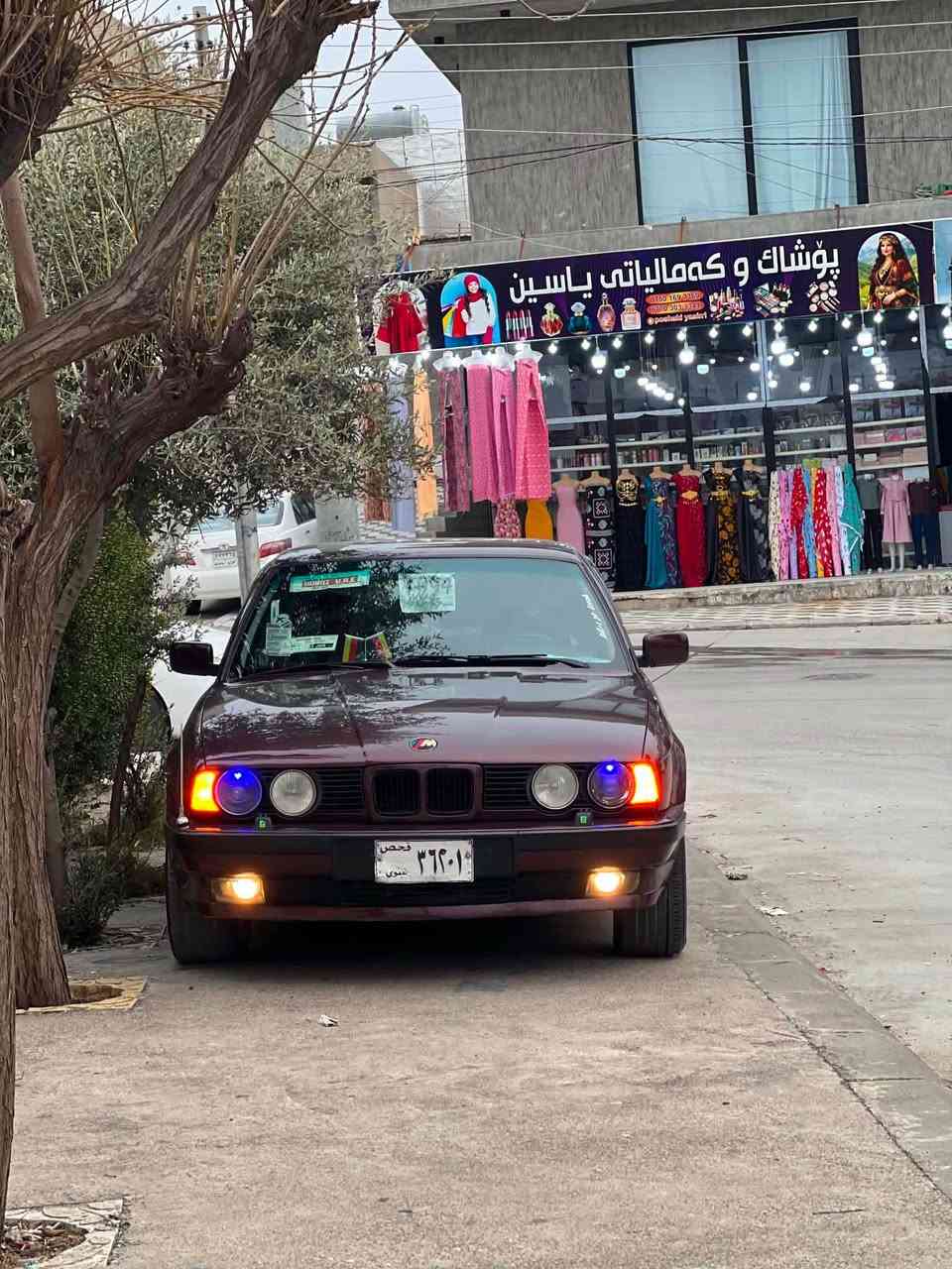 بەناوی خوای گەورە BMW ١٩٩٥ بەس ماشەللەی دەوێت …!
رەنگ عەنەبی ناو دەری یەک لەیەک جوانتر کوشن جلد و هیتەر و کارەبا ناو قەیسی مەکینە ٥٢٥ تۆماتیک ٤ پارجەی بۆیاخە من بە حیزام ئەی فرۆشم دەعموو لێدراوی نییە جەکوش بە گیانییەوە نییە ئارم پلەسیک دهۆک بەشەرتی ئەوەلیات و خەرامە جوار تایەی لۆکم بۆ بەستووە کامل جوانکاری بۆ کراوە تەقەو رەقەی نییە گێر مەکینە عەکسل بەشەرت هەموو کوردوستان تاقانەیە نموونەی نییە لەجوانییا بەشەرتی هەموو شتێک ئەی فرۆشم سعری ٧٩ گەلەو تۆزێ مەعامەلە لەسلێمانیم *********** ڤایبەر واتساپی لەسەرە السليمانية, العراق
