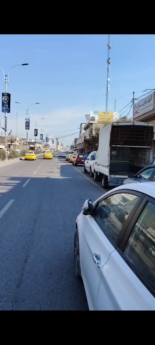 🔥 فرصة استثمارية مميزة على شارع حيوي 🔥

محل تجاري للإيجار في موقع قوي جداً
📍 سايدين الحلواني – المشراك
شارع رئيسي مزدحم وحركة مستمرة طوال اليوم، مناسب لكافة الأنشطة التجارية.

🔹 المواصفات:
▪️ عمق 20 متر
▪️ طابقين 
▪️ واجهة واسعة وواضحة على الشارع
▪️ ونج كهربائي
▪️ حمامات جاهزة
▪️ أرضية بورسلين
▪️ دكتات مبردة
▪️ مكان مخصص للسبالت
▪️ بناء زيرو (جديد بالكامل)

الموقع يضمن لك ظهور قوي وزبائن يومية بسبب كثافة الحركة التجارية.

للاستفسار والتفاصيل يرجى التواصل:
📞 ***********
📞 ***********
