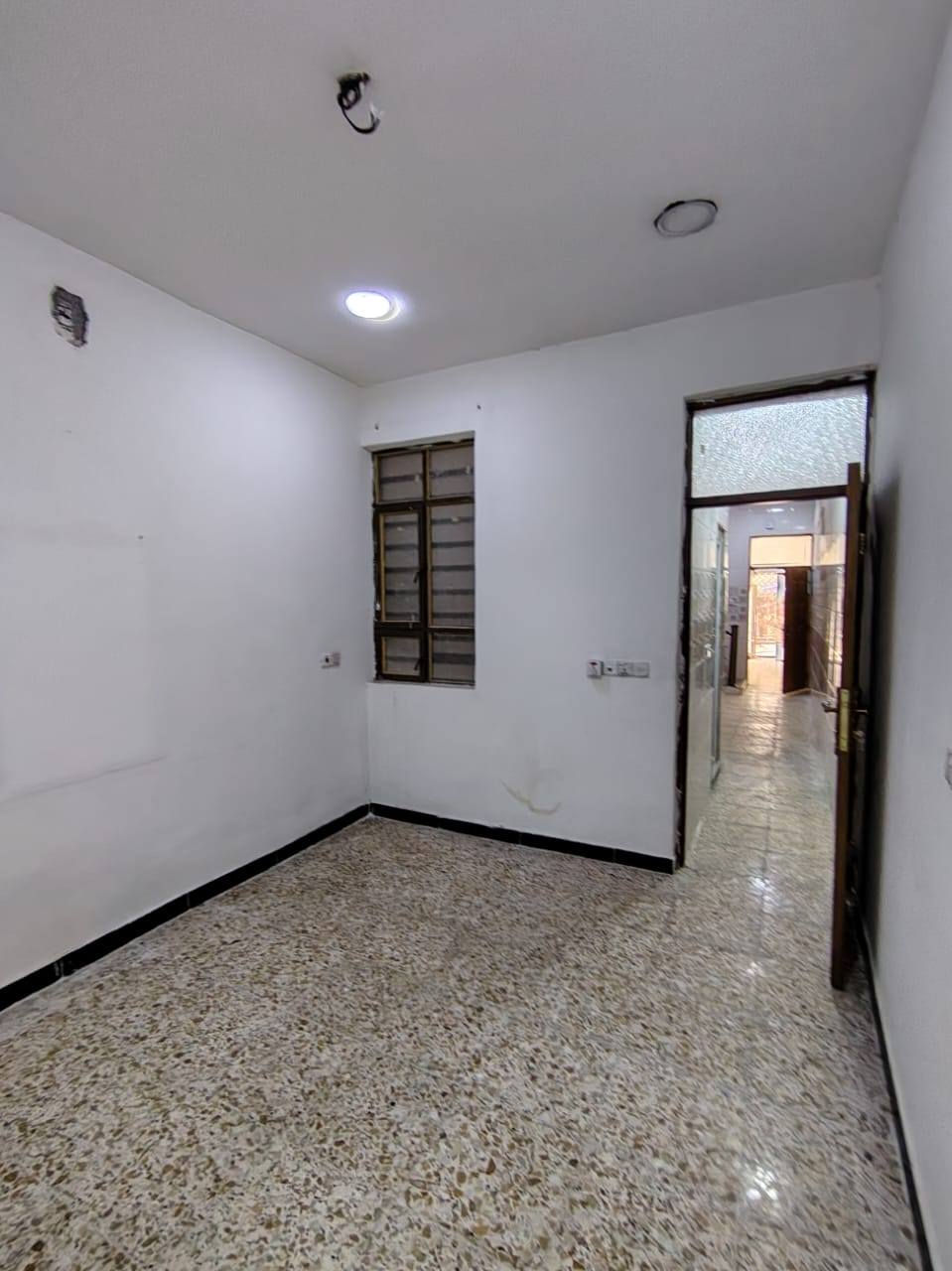 السلام عليكم بيت للبيع 60 متر مسلح طابقين يتكون من طرمه وصاله ومطبخ وغرفه نوم وصحيات ومنور ..
طابق ثاني من غرفتين نوم وصحيات وبيتونه وسطح موقع القطاع الاول بلفرع المقابل لفرع جامع المشاهدة للاستفسار خاص او الاتصال ***********
