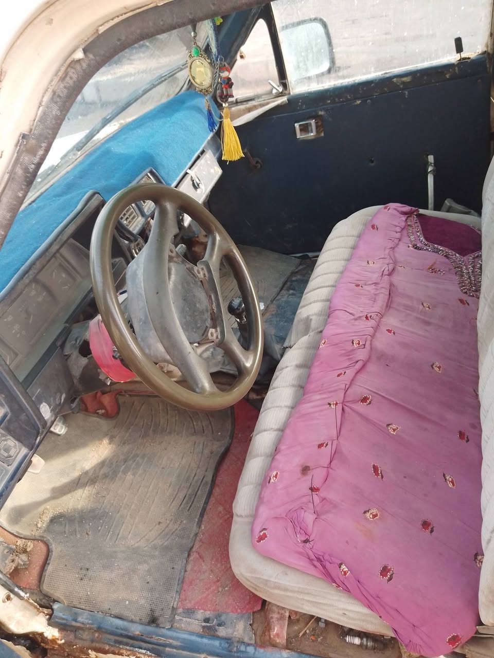 للبيع موديل 78مكفوله مكينه لا تبخير ولا تنقيص مصبوغه جماليه رقمه واصط مكاني عماره  سعره 30وبيه مجال مستعجل على بيعته ***********
