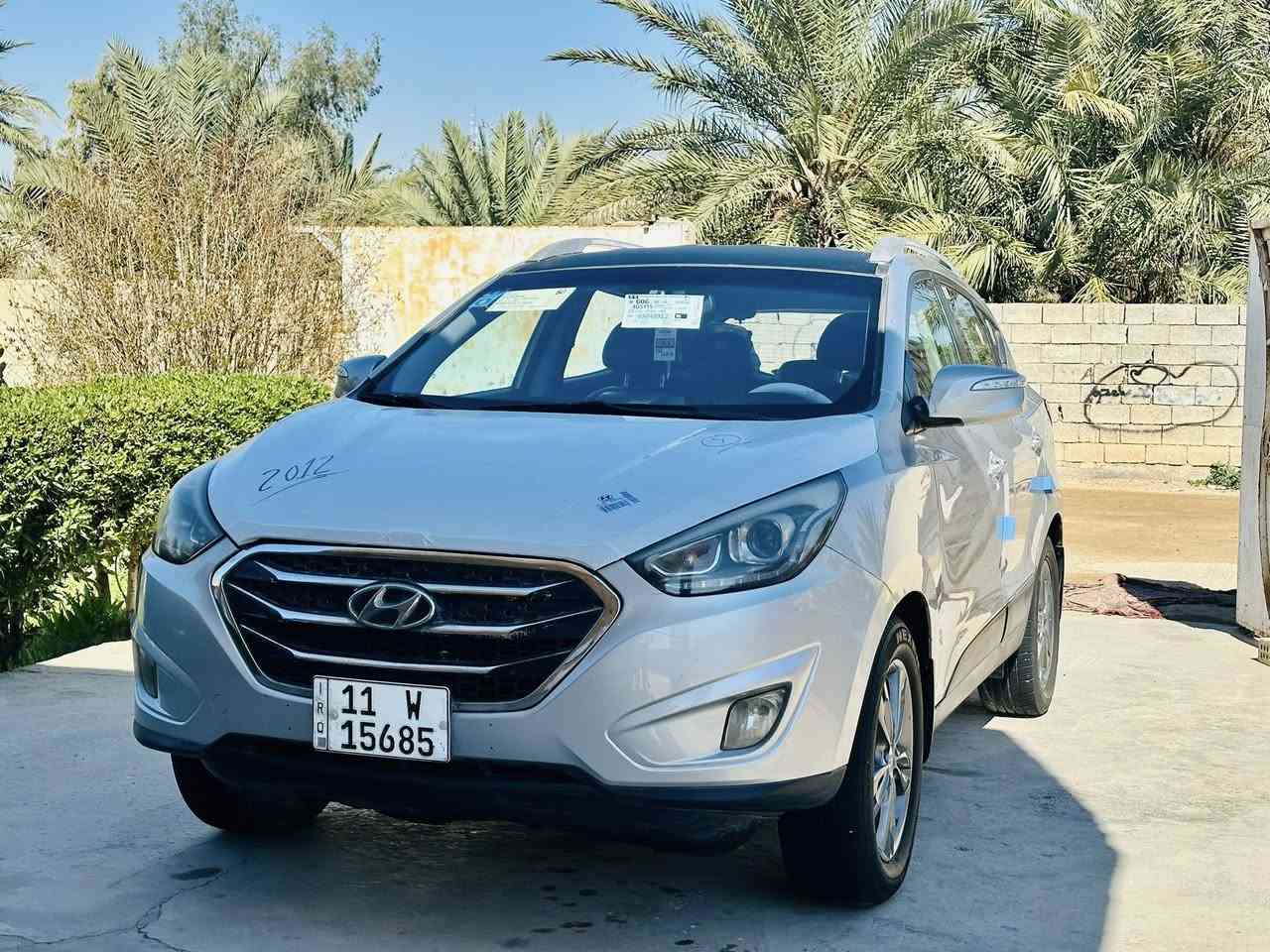 اسلام عليكم توسان 2012 امريكي بيها قطعتين صبغ جاملق و باب بدون دواخل
مكينه و كير كفاله محرك 2400 دوش

نص مواصفات 

شد شاشه 300 دولار 

كشنات جلد 

نضام ايكو ونحدار كروس سرعه 

ماشيه 165 ميل 

شاد منضومه غاز 

سياره جديده ما بيها اي نقص 
السعر المطلوب 122 بيها مجال شراي ***********مكان سياره بغداد
