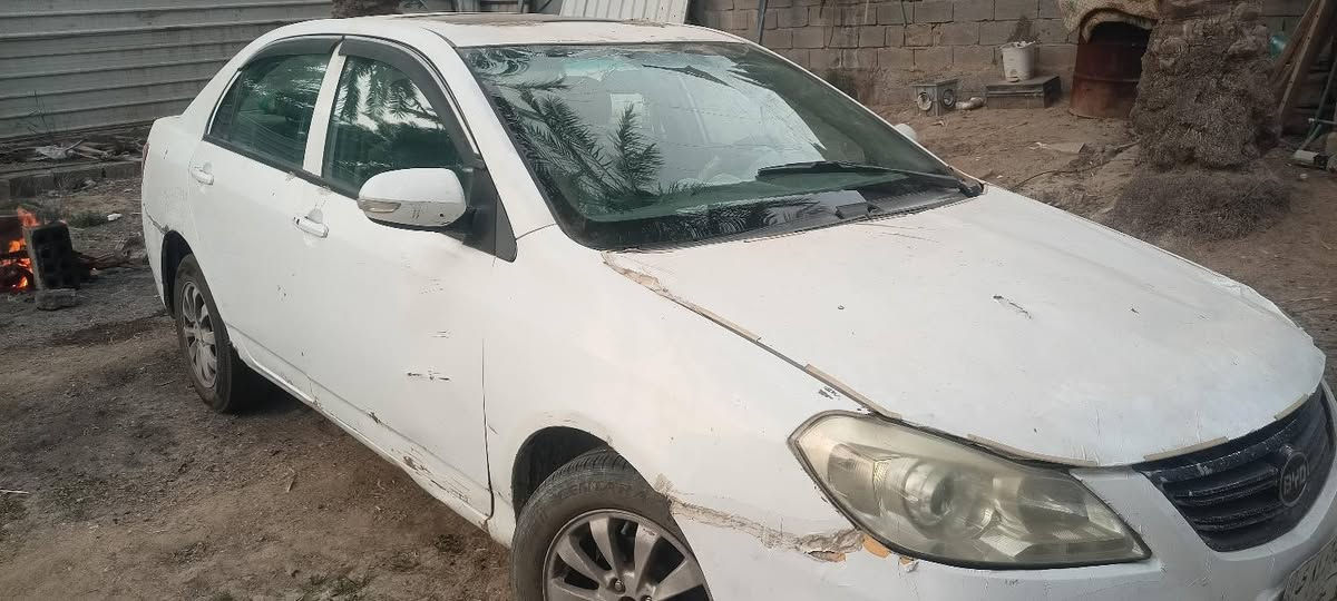 حبيبي اقره المنشور زين
بي واي دي جي3 مال مصرف موصليه
البنيد طاير يحتاج تصفية والجامة الامامية تحتاج تبديل
ضربة على قبق البانزين موضحه 
البيبان بيهن رصعات خفيفة كلش. هاي العيوب 
محور كورلا يارس جديدة 1nz 1500 وتفرعات وتبريد شغال
غرفة اخت الجديدة
كهرباء ضفيرة كورلا مابيها لا تيب ولا جطل 
تخم ويل كب حلو وتايرات نضيفة كلش
ابيع تفصيخ او شلع لليشتغل بالتفصيخ على باب الله مكاني كربلاء 
السعر 20 
واتساب واتصال
***********
***********
