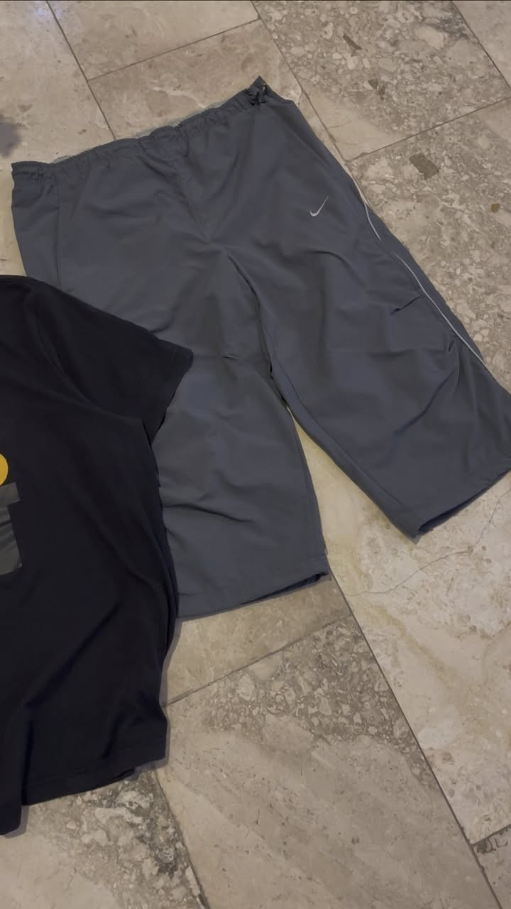 سيت نايك ترهيم 
بدي xl
برموده xl
قطع راقيه ومميزه


**إذا كنت صاحب هذا الإعلان وتريد حذفه لأي سبب، رجاءا أرسل رسالة إلى الدعم الفني**