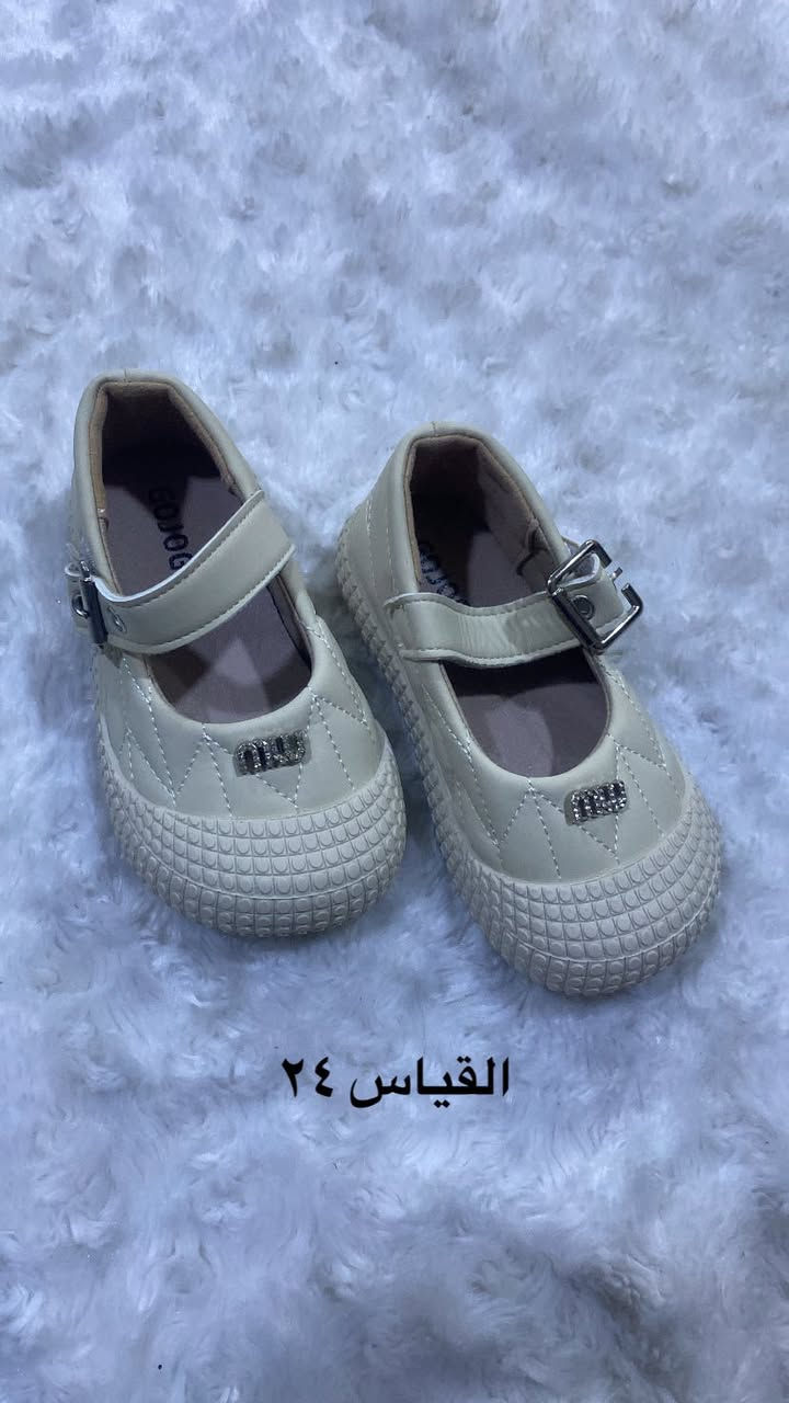 احذيه بناتيه ماركه شي ان قطع اخيره 
سعر القطعه ٨٠٠٠
العنوان السماوه 
يوجد خدمه توصيل لكافه انحاء العالم


**إذا كنت صاحب هذا الإعلان وتريد حذفه لأي سبب، رجاءا أرسل رسالة إلى الدعم الفني**