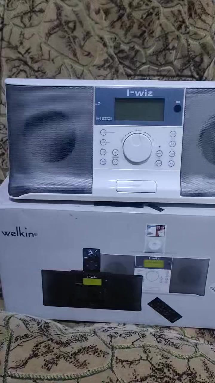 راديو استيراد أوربي
راديو انترنت واي فاي
موجه FM
منفذ اواكس
منفذ كيبل انترنت مباشر
شاشه دجتل
ميزه حفظ محطات مفضله 
ستيريو صوت مجسم قوي جدا ونقي ومجسم
يشتغل كهرباء ٢٢٠ فولت فقط
ريموت تحكم 🎚️
متوفر اللون الأبيض فقط
لوك جديد كارتون مامفتوح شرط
ملحقات كارتون وكتالوك كيبل كهرباء
ملحقات ريموت للتحكم
اسعر ٣٥
***********
