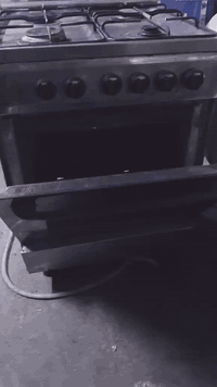 السلام عليكم
طباخ 4 عيون كريازي شغال حته الفرن كامل سعره 80 اخو جديد
حي النصر الثانيه الهاتف *********** ابو احمد
