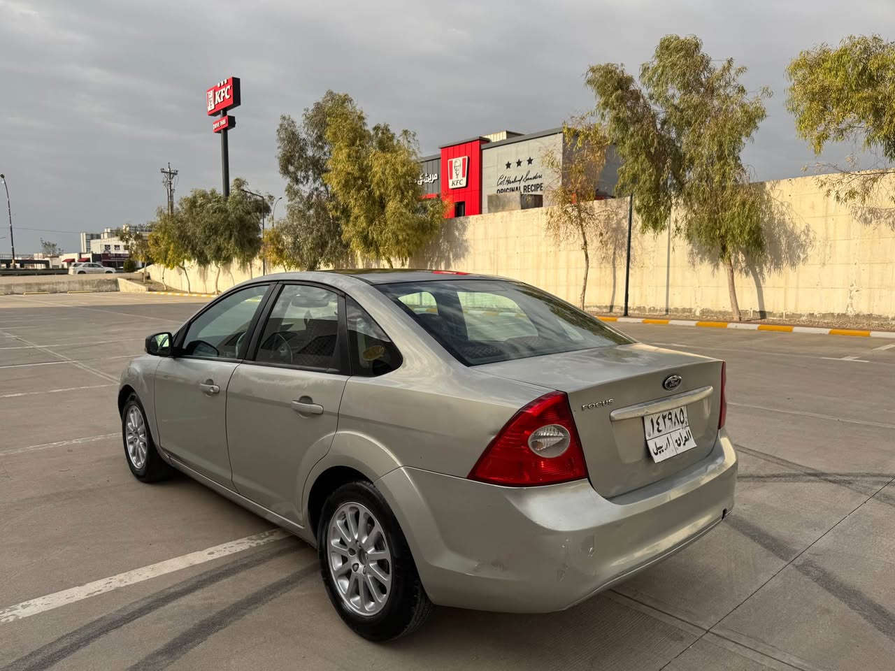 Ford fox 
تێبینی سەیارەکە تەحویل دەکرێ و هیچ کێشەیەکی نیە بەڵام من بە ئەوەلیات دەیفرۆشم لەبەر غەرامە باقی هەمو شتەکی مەزبوتە 
فول مواسەفات 
دەبڵ گێر تۆماتیک و عادی تەبرید سارد گەرم تحدید سرعە ٤ جام ئۆتۆ ئاوێنە ئیشارە تایە و ویلی خاوێنە پێشی کامل زینۆن 
سەیارەیەکی جوان و خاوێنە گێر و مەکینە و کارەبایەتی هەمو گیانی بەشەرت نرخی ٤٥ وەرەقەیە و کەمێک مامەڵەی تێدایە أربيل, العراق


**إذا كنت صاحب هذا الإعلان وتريد حذفه لأي سبب، رجاءا أرسل رسالة إلى الدعم الفني**