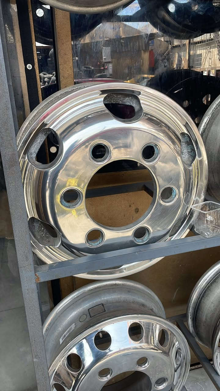 ويل كب اصلي الحجم 17:5 هينو كنتر سعر زوج 225 الف مكاني مجمع مشن بغداد يوجد توصيل لجميع محافظات متوفر جمله مفرد ***********
