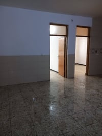 توجد شقه للايجار بغداد  حي اور قرب كص حميدان  طابق ثالث ٢غرف نوم وصاله...