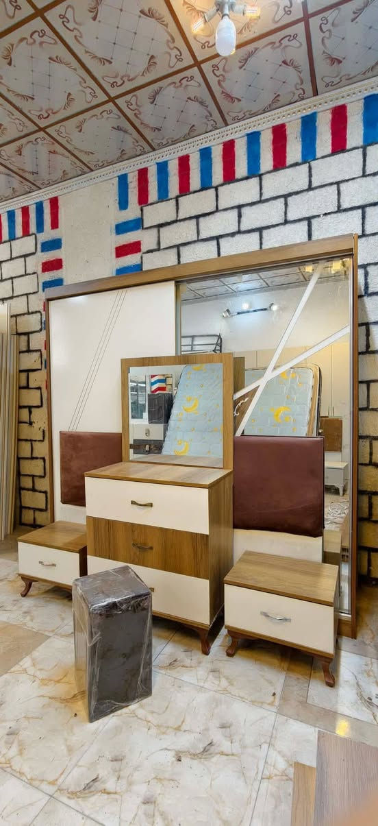 أهلاً وسهلاً متابعينه
غرفه تركيه ٥قطع +طابورية هدية 
نضام سلايت 
نضافة ٩٠% 
سعره 500 
واصل نقل وشد داخل بغداد مجاني 
للاستفسار مراسله الصفحه او على الواتساب ***********
ملاحظه// تخفضيات ولمدة اسبوع حجز لاول 5 أشخاص يكون سعره الغرفة 400 الف واصل شد ونقل داخل بغداد
