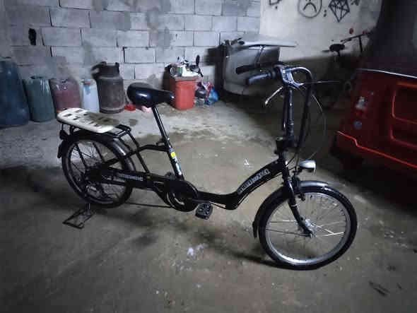 السلام عليكم بايسكل برجستون للبيع بايسكل كامل السعر ١٥٠ وبي مجال لشراي المكان بغداد  المشتل الشراي يتصل عل رقم ورجائن المو شراي لا يتعبني ***********
