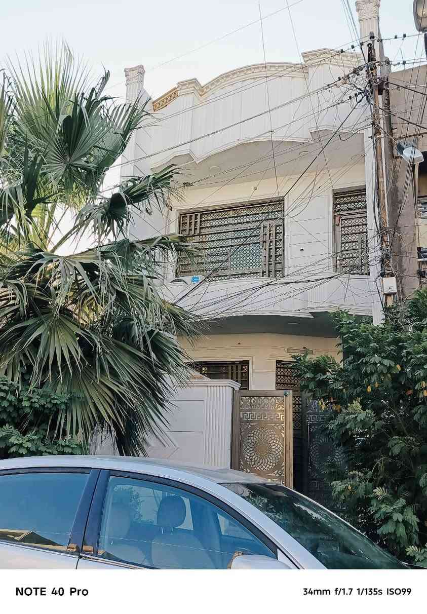 دار للبيع في حي أور قرب سنتر حي أور
مساحة ١٠٠ متر ٥×٢٠
ثلاثة طوابق
الطابق الأرضي غرفة نوم مع صحيات ومنور ٢×١٫٥م وحولي ٤×٦وصالة خطار ٣٫٥×٦وممر دخول ٩٠سم وطارمة خارجية ٢م×٤م مع صحيات خارجي
الطابق الثاني غرفة نوم عدد اثنين مع صحيات
الطابق الثالث غرفة نوم مع صحيات 
جميع الفرف فيها سبالت تباع مع الدار البناء حديث سنة ٢٠٢٢
الفرع عرضه ١٥م كبير واسع
السعر ٣٢٥مليون
هاتف ***********
