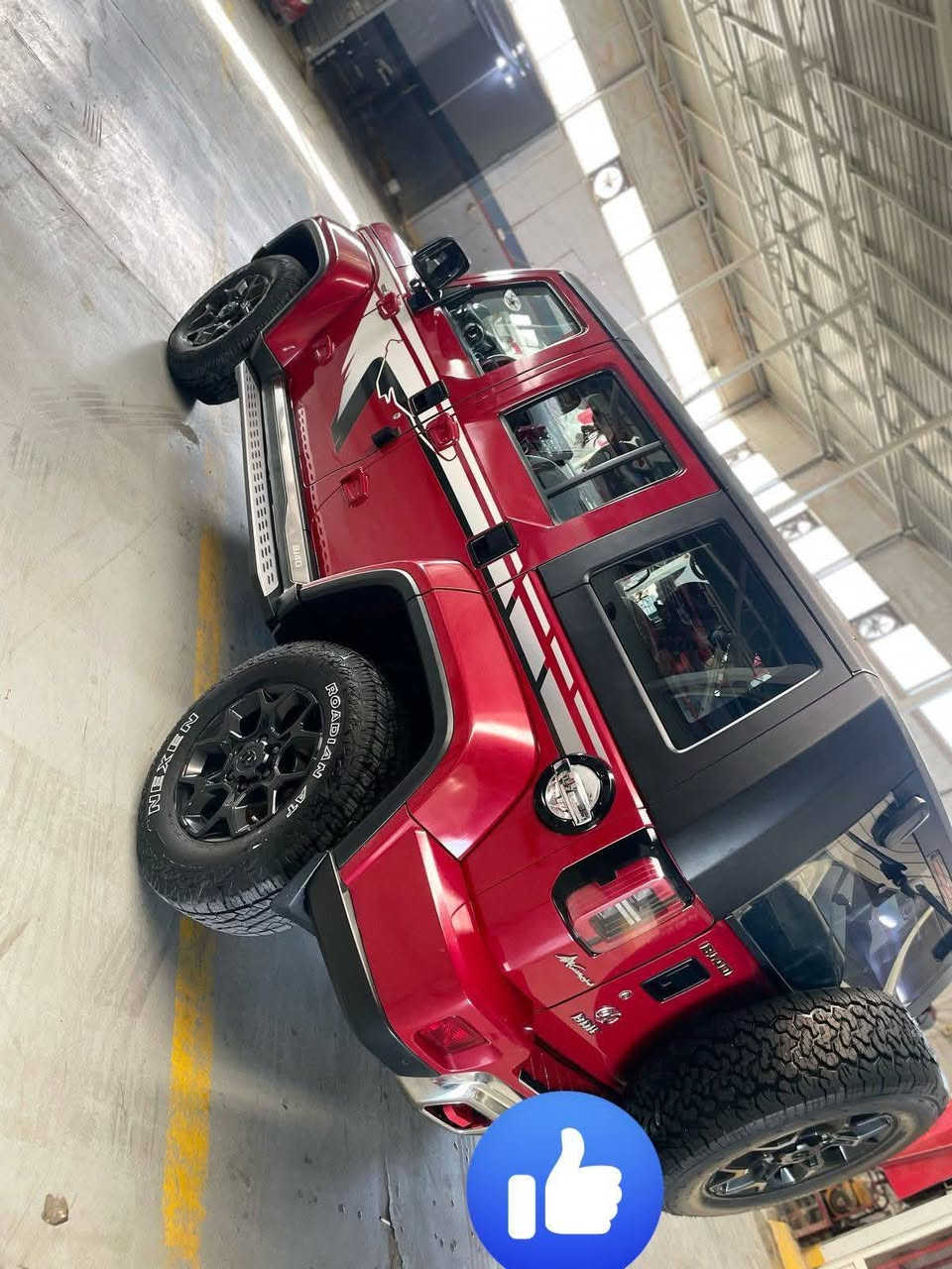 بايك Bj40 plus شامبيون موديل 2021
السيارة اعلى فئة مواصفات   سعرها 165 وبيه مجال 
تشغيل السيارة بصمة
انارة محيطية داخل السيارة 
نظام الانارة الخارجية منظومة زنون
على اللايتات والكشاف
لدات امامية خلفية
دوس جانبية كروم

مقاعد السيارة جلد لونين كهرباء مع تدفئة للمقاعد الامامية
الدفع رباعي اوتو مع انظمة قيادة جبلي وعادي
تبريد امامي خلفي
مخرج كهرباء 220 فولت
كامرات تسجيل امامي خلفي مع امكانية عرض التسجيل في الشاشة الوسطية او المرأة الداخلية
مرأة جانبية شفط كهربائية
حساسات خلفية
شاشة وسطية مع شاشة قيادة متعددة الانماط
فتحة في السقف يدوية الفتح
امكانية فتح القمارة بالكامل 
كير 6 نمر من نوع At مع انماط قيادة 
سبورت وعادي 
نظام ABS مع نظام انزلاق للمنحدرات
سايد بريك كهربائي اوتو 
نظام اوتو ستوب
السيارة بيها تزويد كامل على نظام التعليق الامامي والخلفي
الاطارات من شركة نيكسن انتاج 2024 
المحرك 4 سلندر 2300 تيربو
حادث السيارة بنيد وجاملغ ايمن
السيارة ماشية 41000 KM
السعر المطلوب 165 ورقة وبيه مجال ***********
