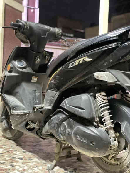 للبيع 
دراجة gtr نازلة من الرمبة اوراق موجودة كفالة عامة برغي مامفتوح بيهة كلشي شغال كهربائيات مكينة ناعمة تجي للبيع تفحص وتاخذ سعر مليون وخمسين الف مجال بصيط حق جية 
مكاني بلديات 
***********
رجاءً المو شراي لا يتعبني

