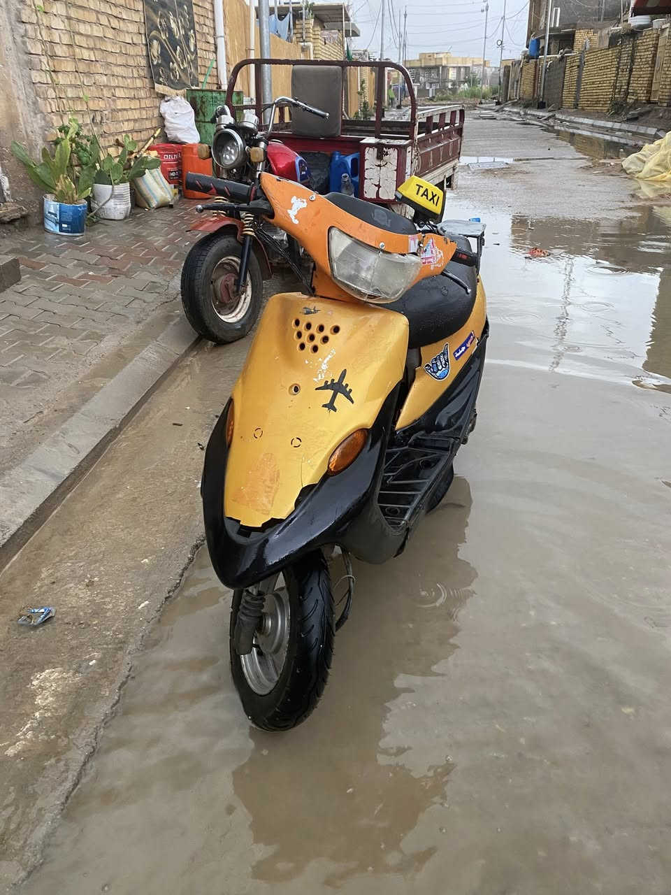 دراجه بيجي للبيع نظيفه لايت عاطل واشاير عاطله وهورن عاطل دراجه نكره سلف وهندر بيه ام بي 3 بي الوان اصفر احمر اصفر رماش كفرات شوي بيهن كسرات شوته رياضي لون اصفر السعر 150 وبيه مجال الشراي يراسلني العنوان كوت انوار الصدر


**إذا كنت صاحب هذا الإعلان وتريد حذفه لأي سبب، رجاءا أرسل رسالة إلى الدعم الفني**