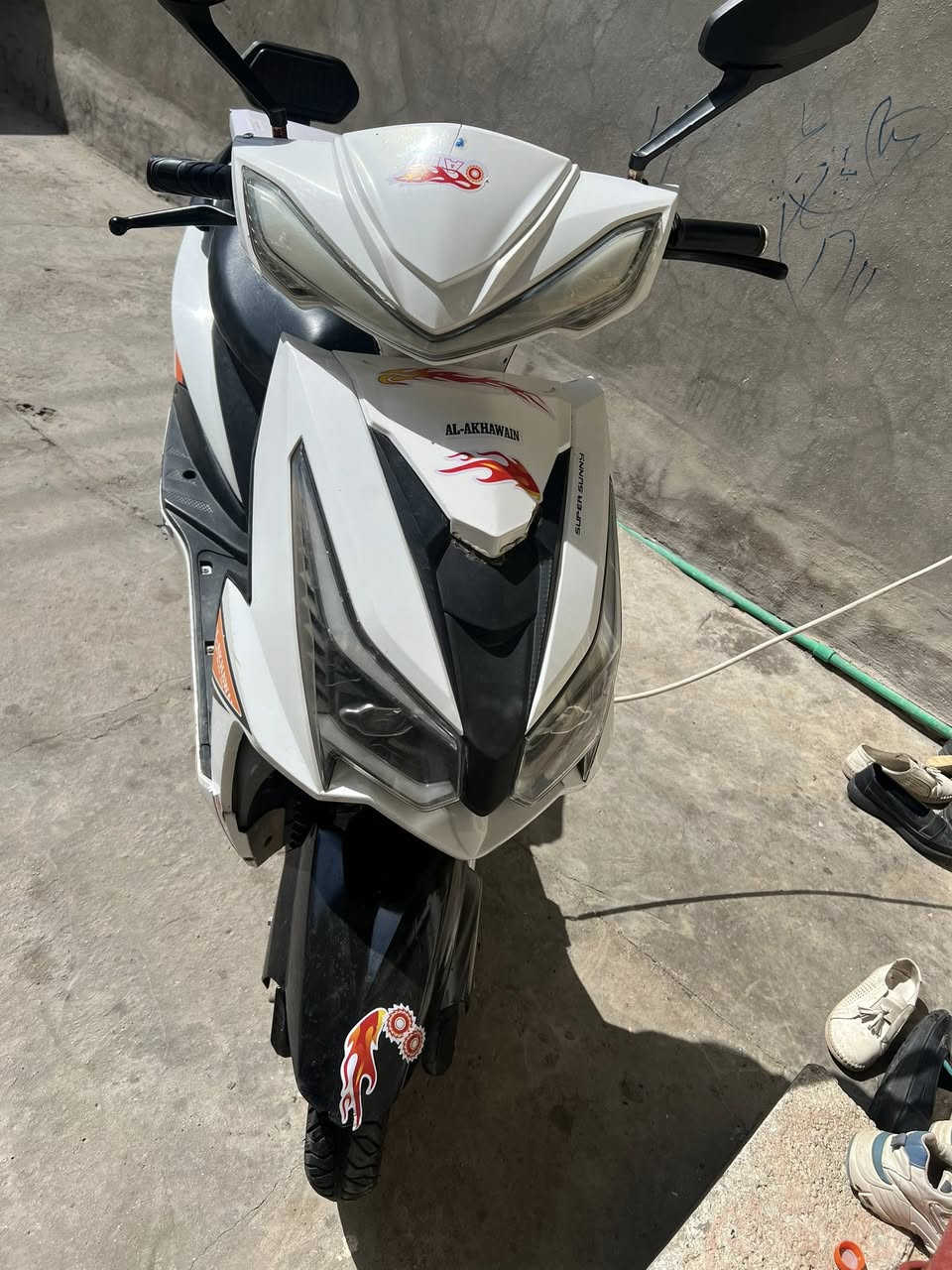 للبيع. ماطور شحن الاخوين بطارياته جدد السعر 450 وبي مجال للشراي متواجد خاص وعلى الواتس ***********
مكان دراجه التأميم حكم محلي قرب اسواق طائي
