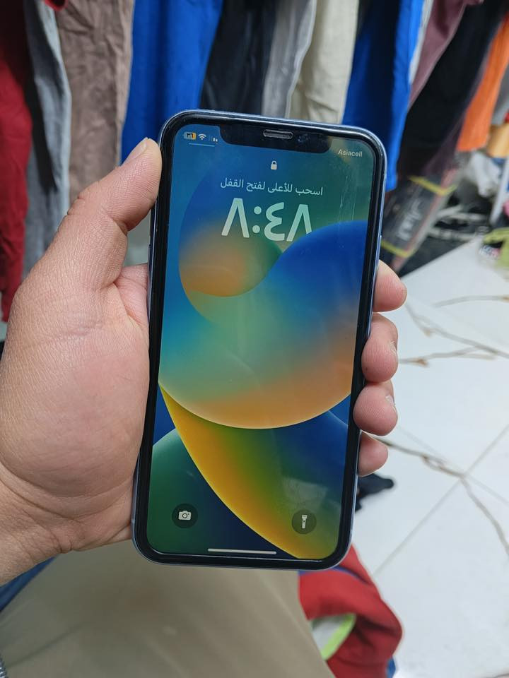 ايفون xR نضيف ما داخل صيانه ابد وتر بروف
جهاز ذاكره ٦٤ 
بطارية ٧٧ بلادي 
السعر ١٨٥ الف وبيه مجال 
*********** واتساب
