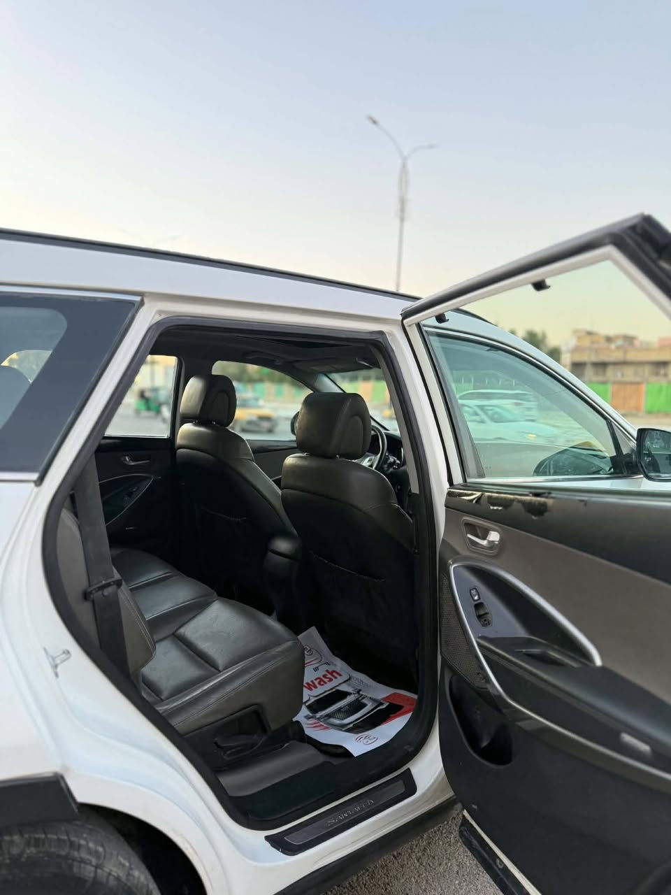 سنتاڤيا امريكي      موديل 2015
         فول مواصفات
محرك 6 سلندر   7 راكب 

ماشية 86 ميل مكفولة عدا حادثهة 
مكان السيارة بغداد المشتل 
            سعر 153
***********
