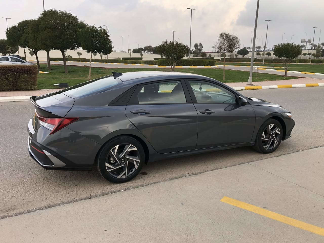 سلام عليكم النترا امريكي محرك ٢٠٠٠دوش المرغوب مديل ٢٥ حادث بنيد مبدل والباقي ليبل واحد فول عدا الفتحة تحديد مسار رادارات كامرة دوارة تشغيل عن بعد بصمة تشغيل بصمة ابواب وصندوك شحن وايرلس نقاط عمياء ثلاث انظمة قيادة ماشية ٥٠٠٠اخت الزيرو السعر ١٥٠ وبيهة مجال بسيط هاتف ***********
